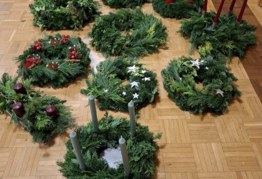 Adventskranzbinden